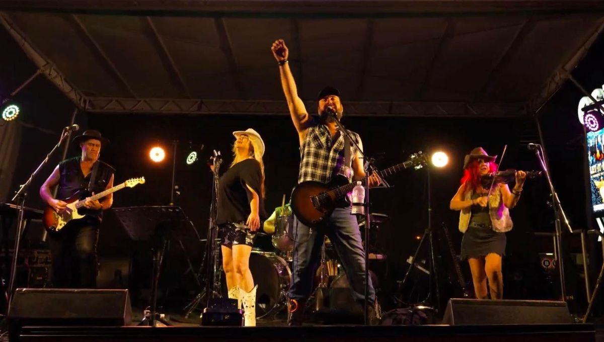 Saddle Up For Dolphins Country Family Fun Day
